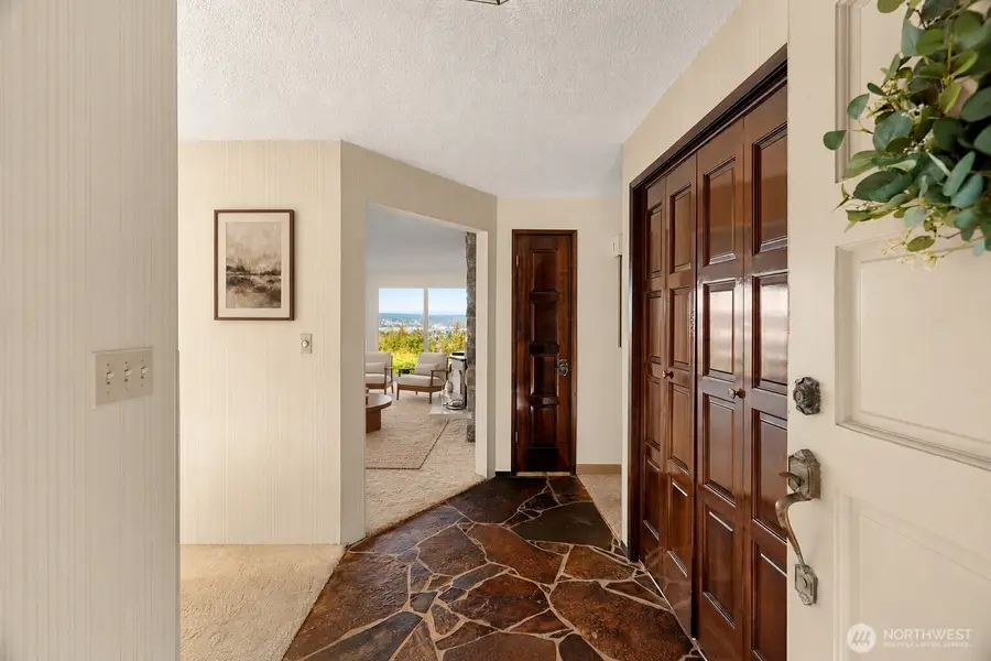 902 Carney Drive, Aberdeen, WA 98520 - #3