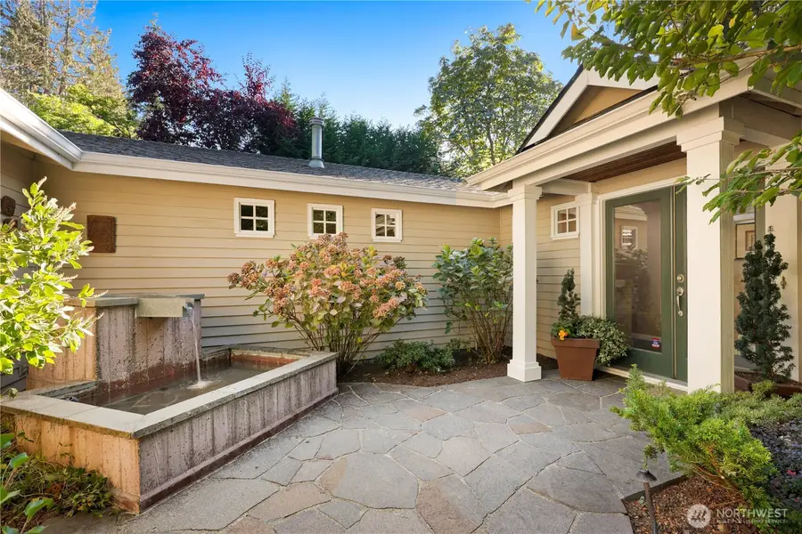 6720 W Mercer Way, Mercer Island, WA 98040 - #2