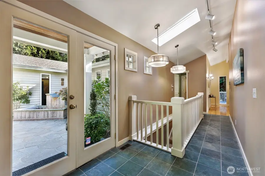 6720 W Mercer Way, Mercer Island, WA 98040 - #3