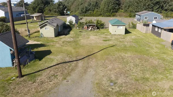 51 Fifth Street, Moclips, WA 98562