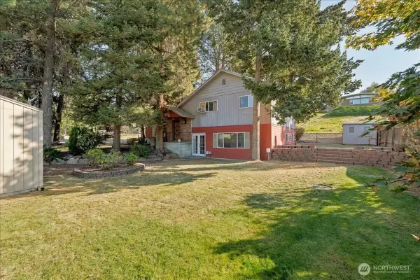 140 Robin Place Nw, East Wenatchee, WA 98802
