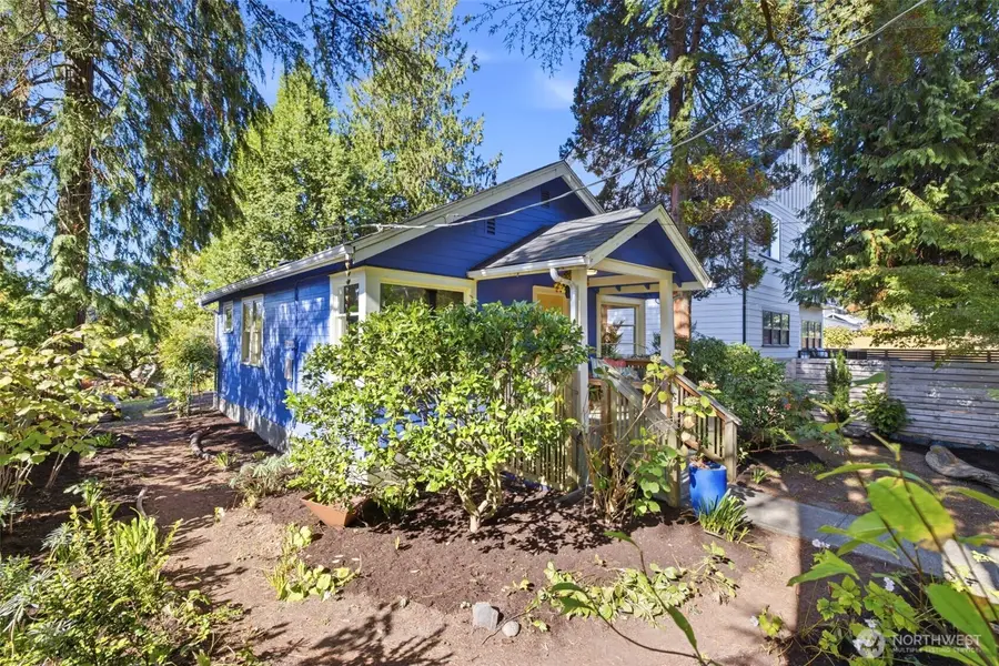 9051 2nd Avenue Nw, Seattle, WA 98117 - #3