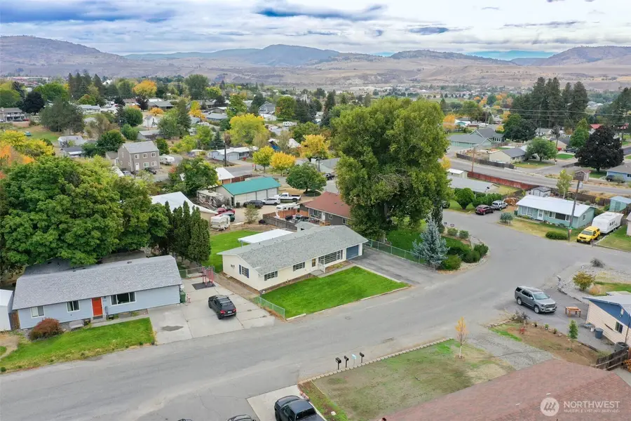 706 Sunrise Drive, Omak, WA 98841 - #2