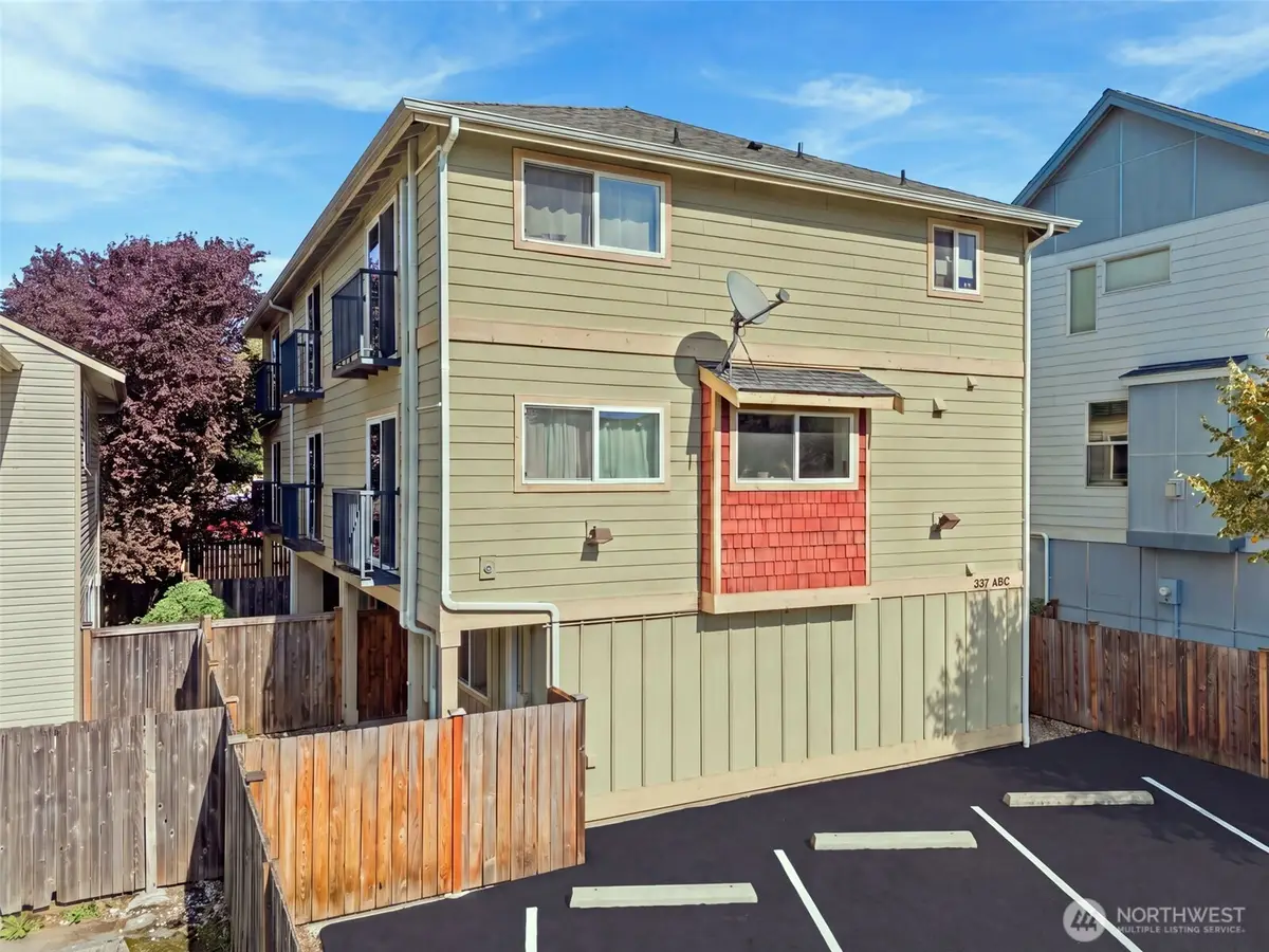 337 N 105th Street #A, Seattle, WA 98133 - #1
