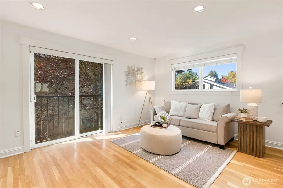 337 N 105th Street #A, Seattle, WA 98133 - #3