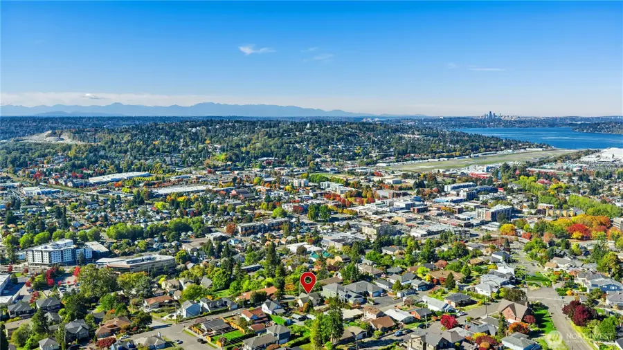 606 Renton Avenue S, Renton, WA 98057 - #2