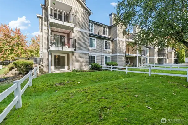 10619 SE 261st Place #E106, Kent, WA 98030