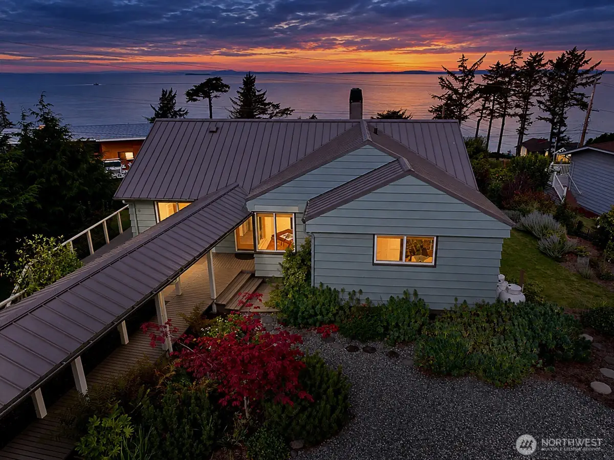1443 Martha Way, Oak Harbor, WA 98277 - #1