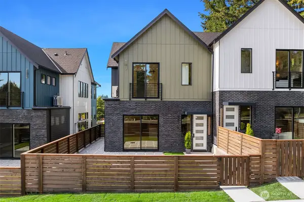 18607 104th Avenue Ne, Bothell, WA 98011