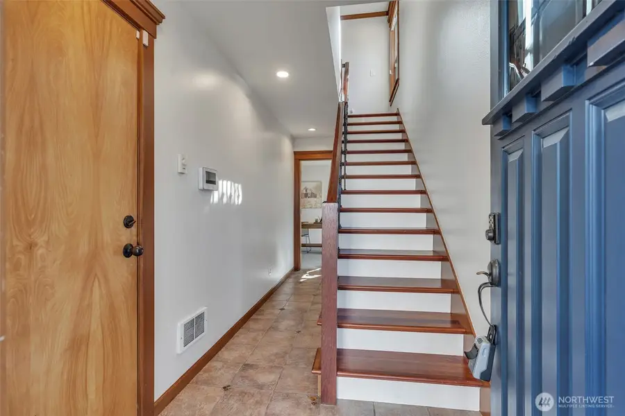 3043 59th Avenue Sw #A, Seattle, WA 98116 - #2