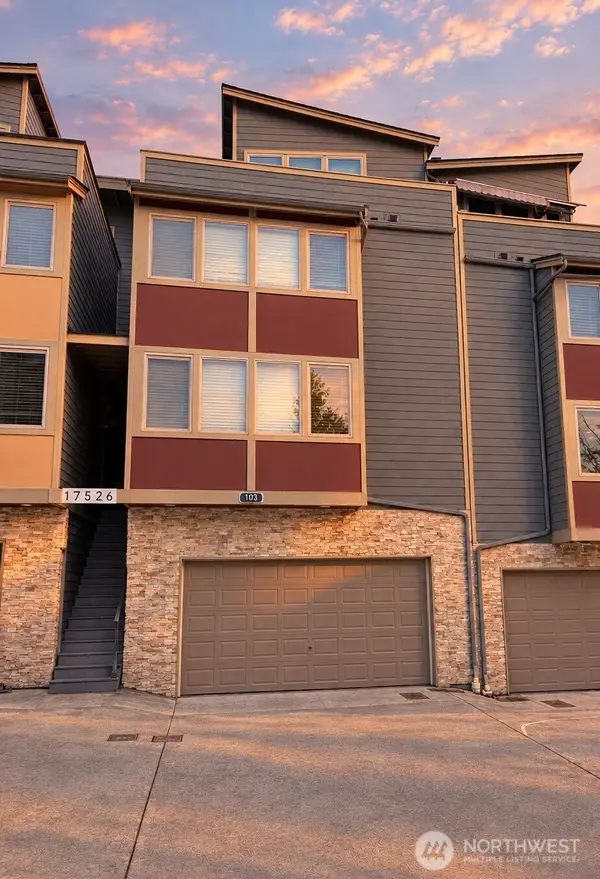 17526 83rd Place Ne #103, Kenmore, WA 98028