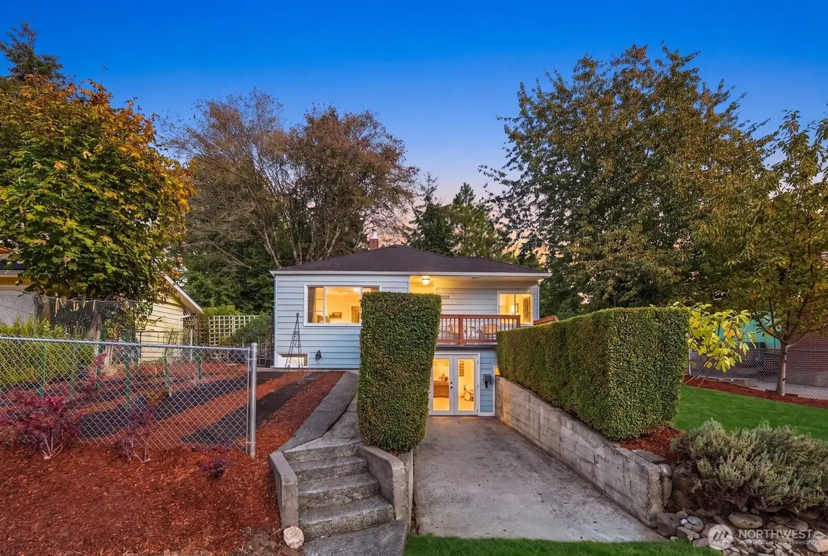 10032 11th Avenue Sw, Seattle, WA 98146 - #1
