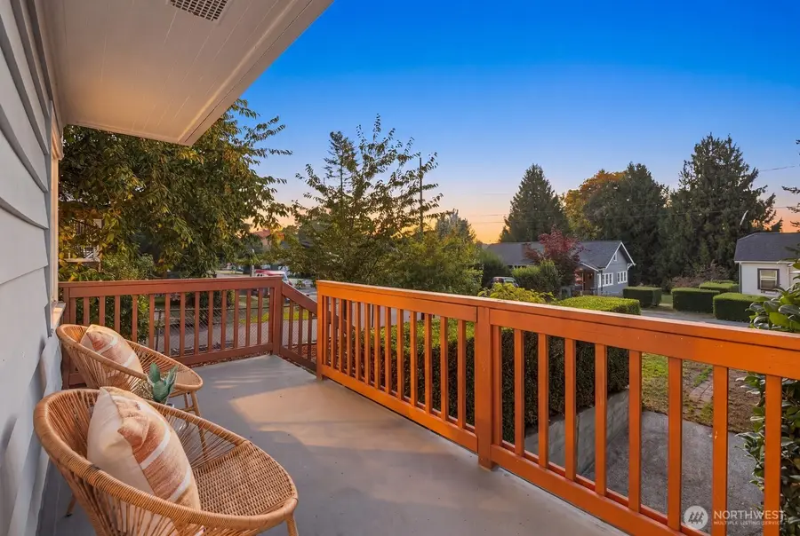 10032 11th Avenue Sw, Seattle, WA 98146 - #2