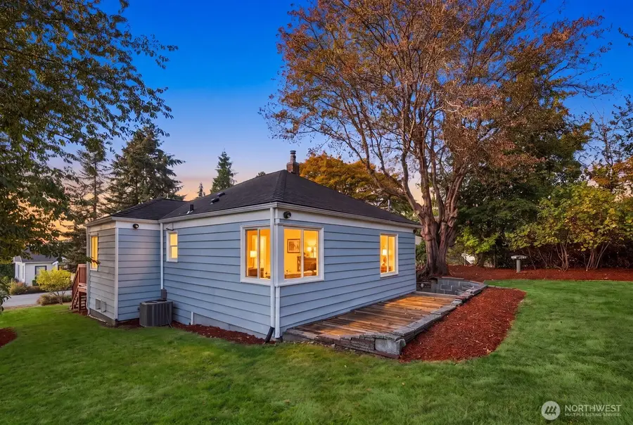 10032 11th Avenue Sw, Seattle, WA 98146 - #3