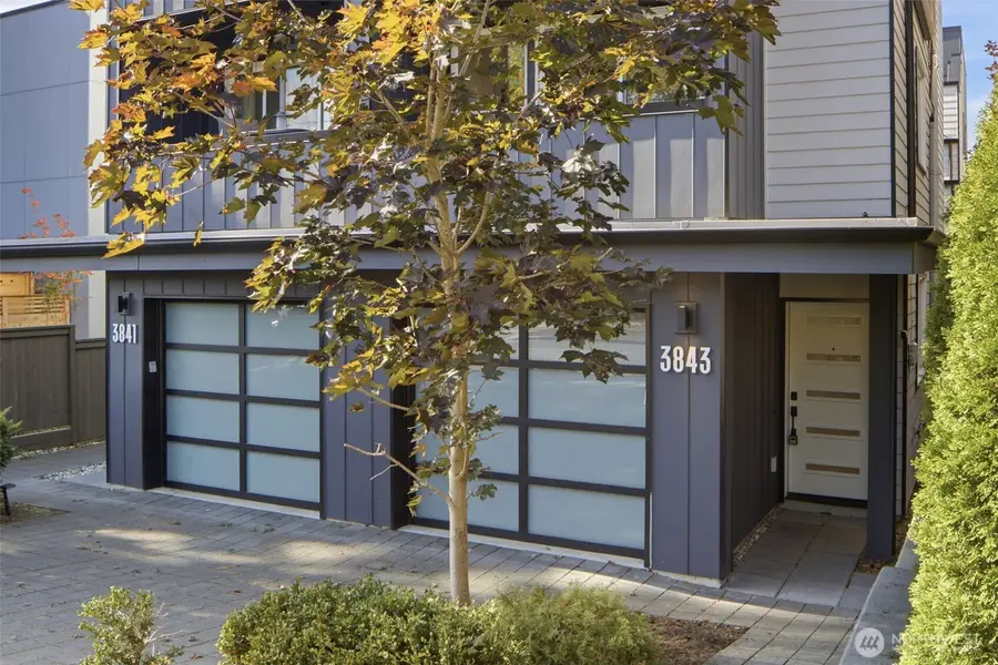 3843 Woodlawn Avenue N, Seattle, WA 98103 - #2