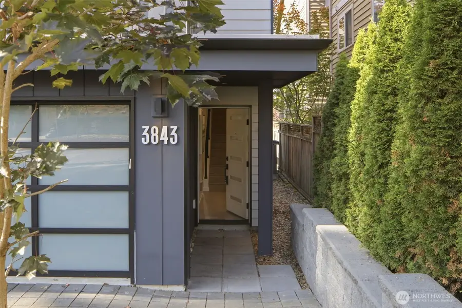 3843 Woodlawn Avenue N, Seattle, WA 98103 - #3