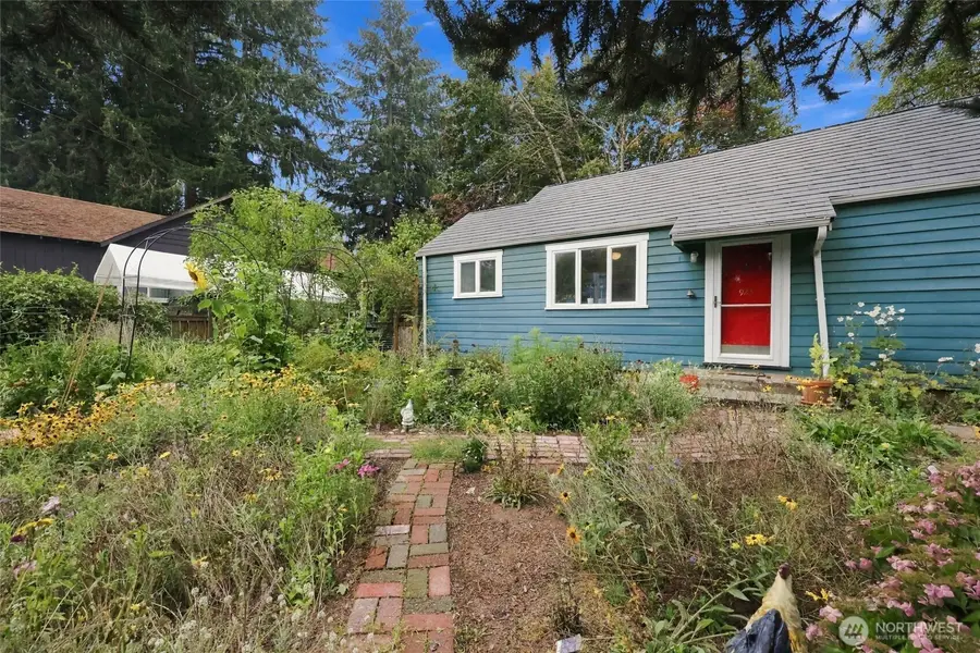 923 S Bay Road Ne, Olympia, WA 98506 - #2