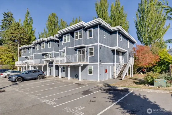 6703 204th Street Sw #206, Lynnwood, WA 98036
