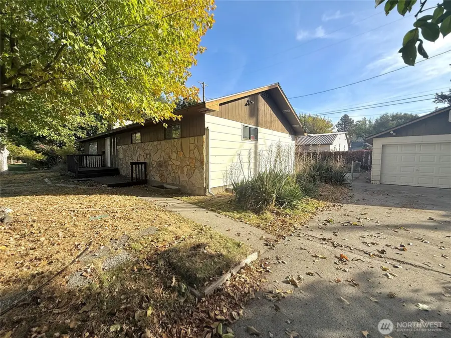 611 Cedar, Coulee Dam, WA 99116 - #2