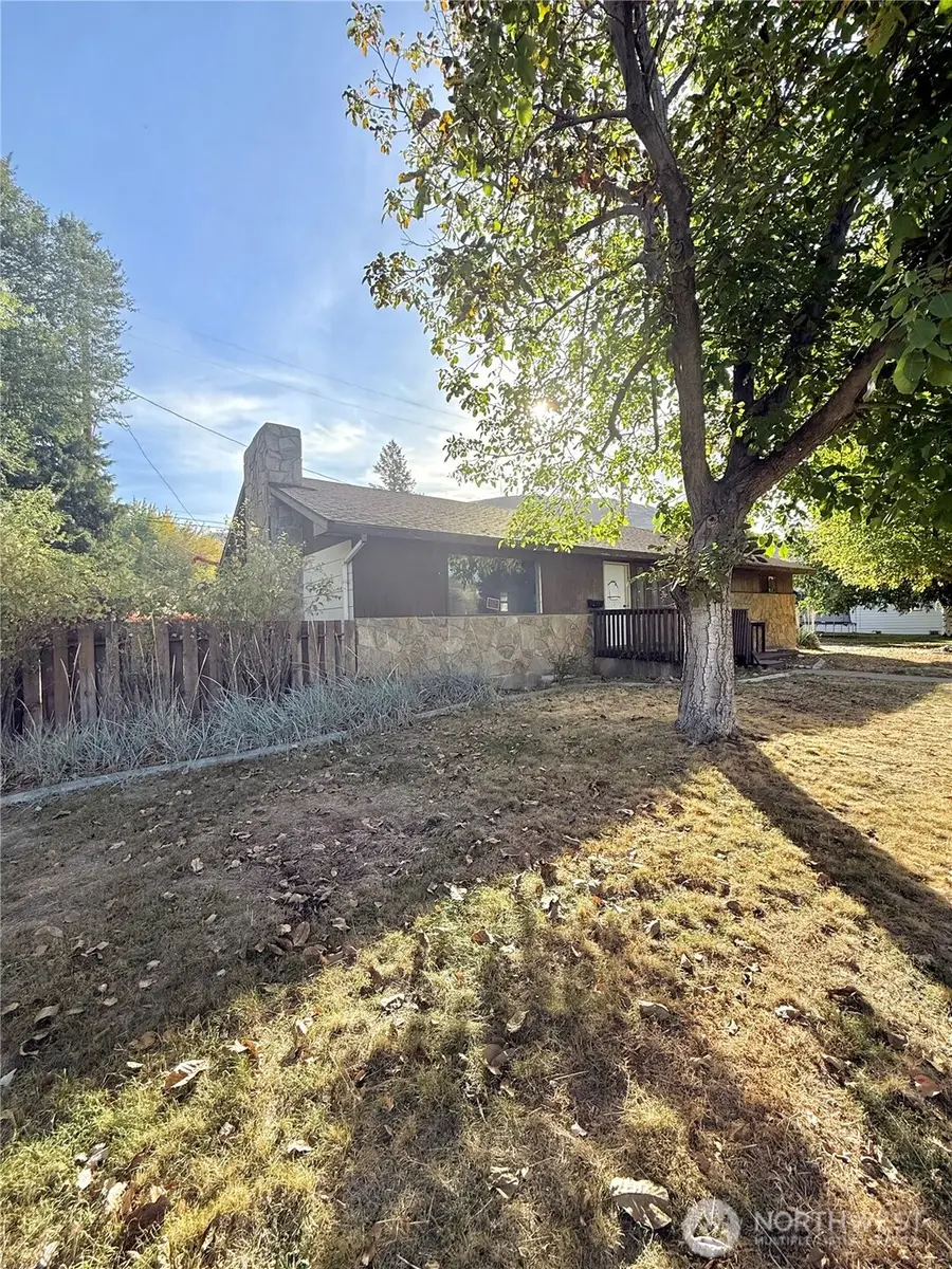 611 Cedar, Coulee Dam, WA 99116 - #3