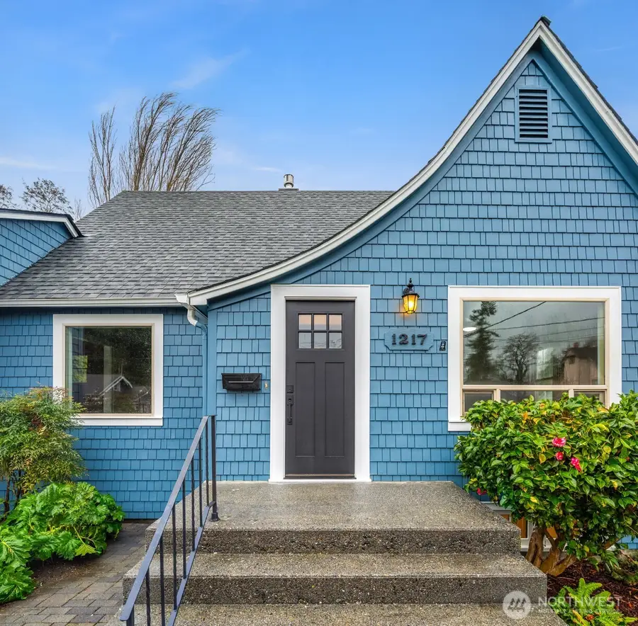 1217 E Washington Avenue, Burlington, WA 98233 - #2