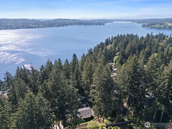 111 Point Fosdick Circle Nw, Gig Harbor, WA 98335