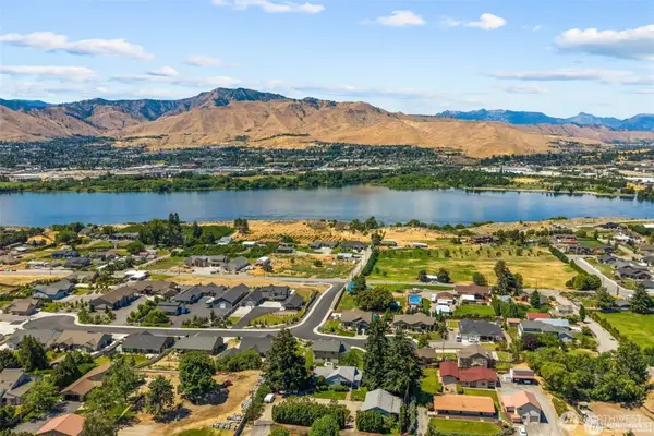 3113 NW Delcon Court, East Wenatchee, WA 98802
