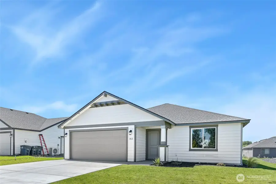 312 N Montana Street, Moses Lake, WA 98837 - #2