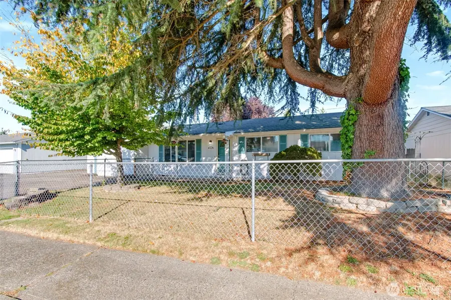 359 Douglas St, Longview, WA 98632 - #3