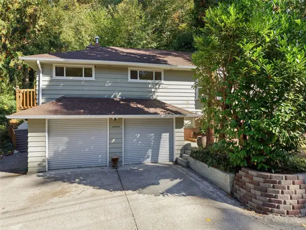 19926 40th Place Ne, Lake Forest Park, WA 98155