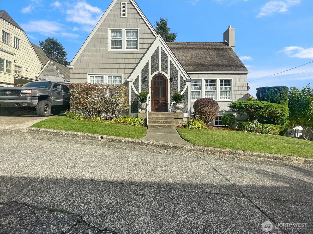 912 N Division Street, Aberdeen, WA 98520 - #1