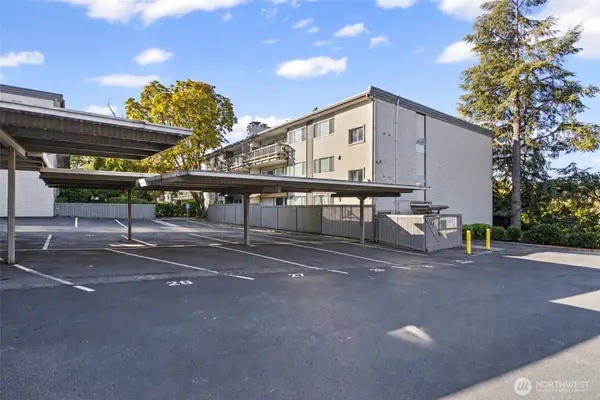 2500 81st Avenue Se #112, Mercer Island, WA 98040