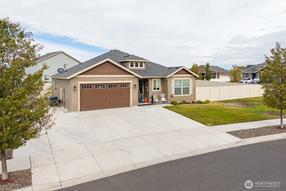4700 W Hawk Street, Moses Lake, WA 98837 - #1