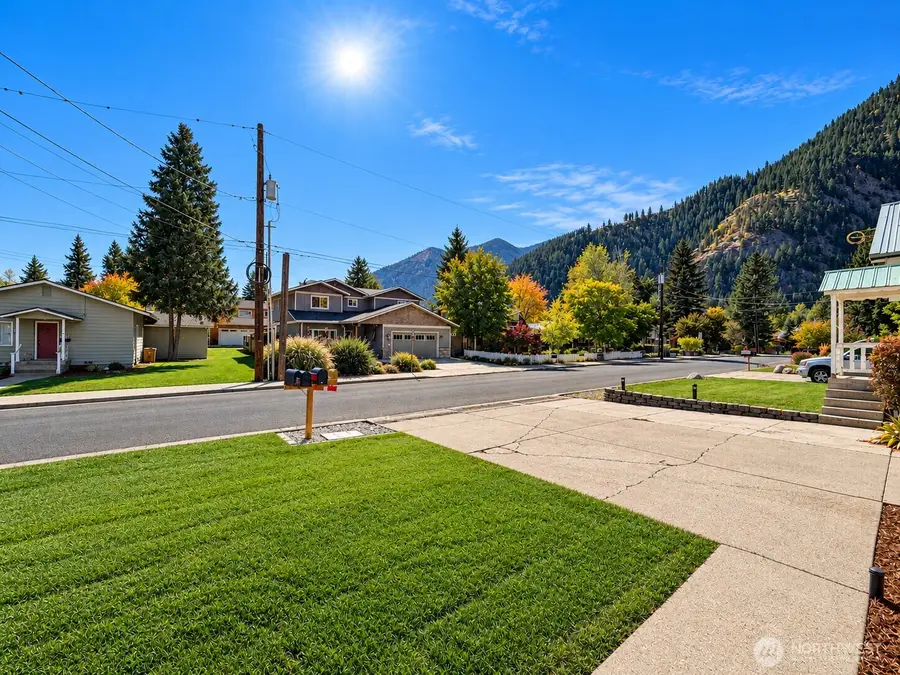 136 West Street, Leavenworth, WA 98826 - #2
