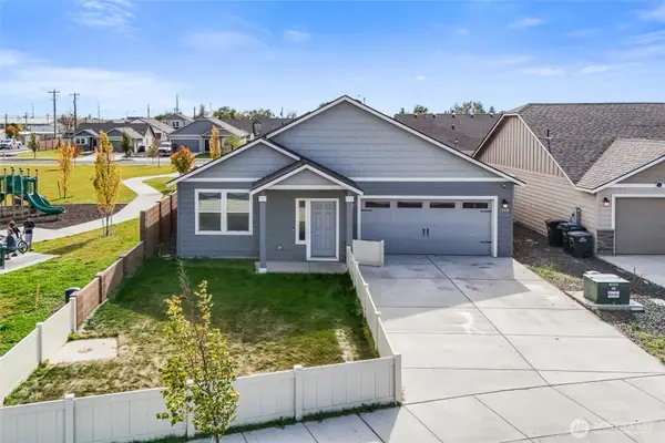 1009 W Maple Drive, Moses Lake, WA 98837