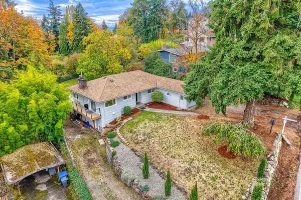 1017 S 208th Street, Des Moines, WA 98198