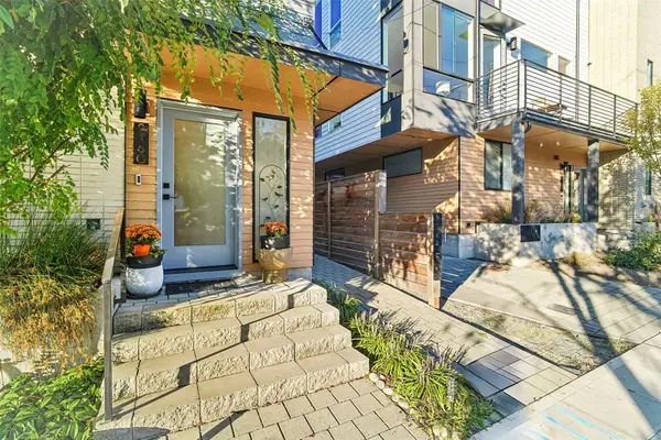 916 NW 56th Street #G, Seattle, WA 98107