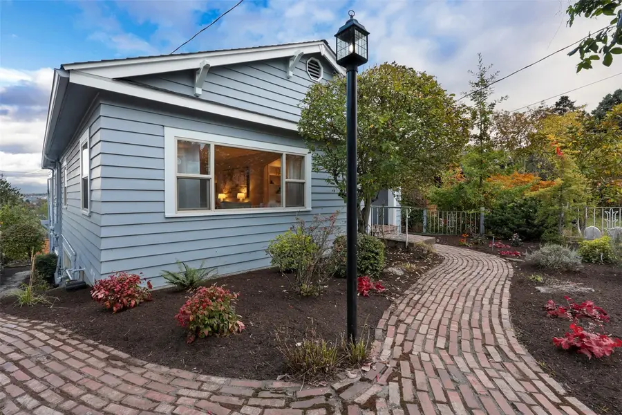 3840 34th Avenue Sw, Seattle, WA 98126 - #2