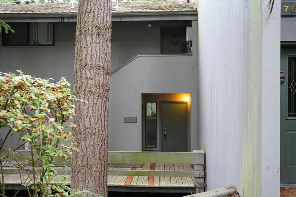 13838 NE 60th Street #177, Redmond, WA 98052
