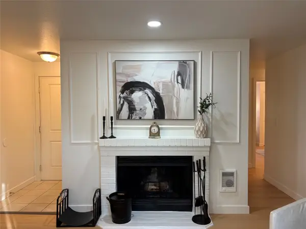 14002 NE 181st Place #A103, Woodinville, WA 98072