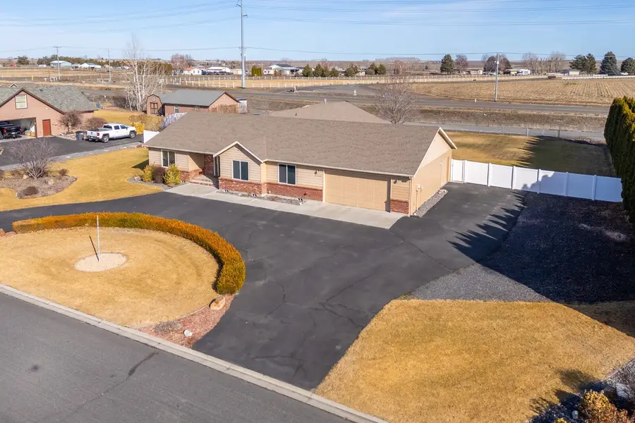 5766 NE Ridgeview Drive, Moses Lake, WA 98837 - #3