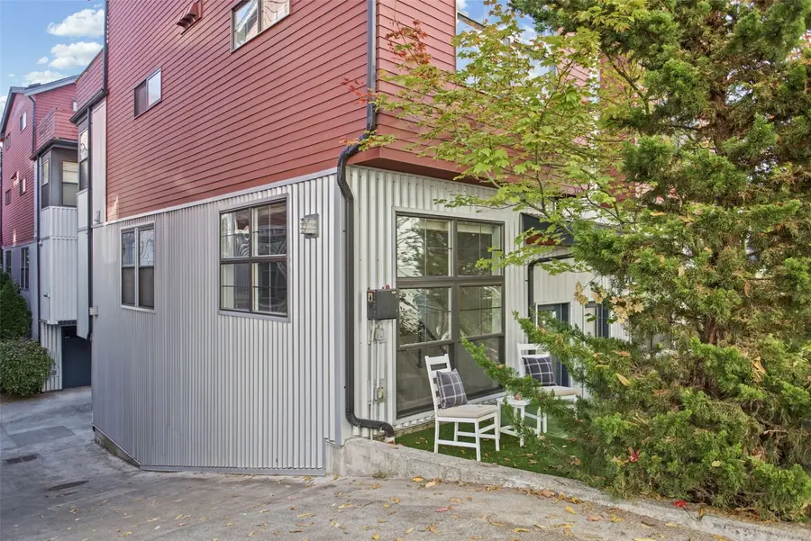 3607 N Interlake Ave N #B, Seattle, WA 98103 - #2