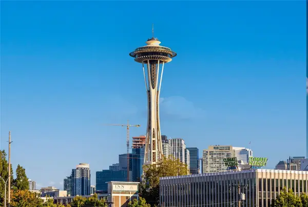 17 W Mercer Street #104, Seattle, WA 98119