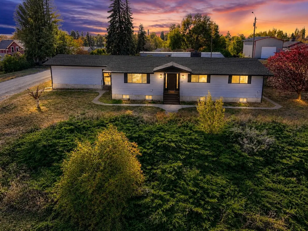505 W Locust Street, Almira, WA 99103 - #1