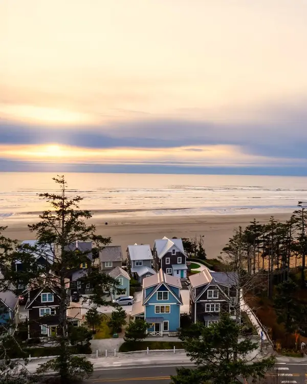 72 Pacifica Lane, Pacific Beach, WA 98571