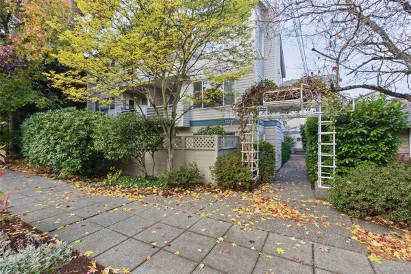 2727 Franklin Avenue E #202, Seattle, WA 98102