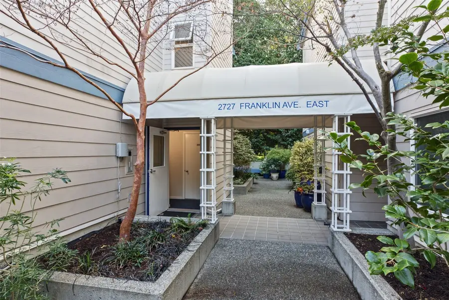 2727 Franklin Avenue E #202, Seattle, WA 98102 - #3