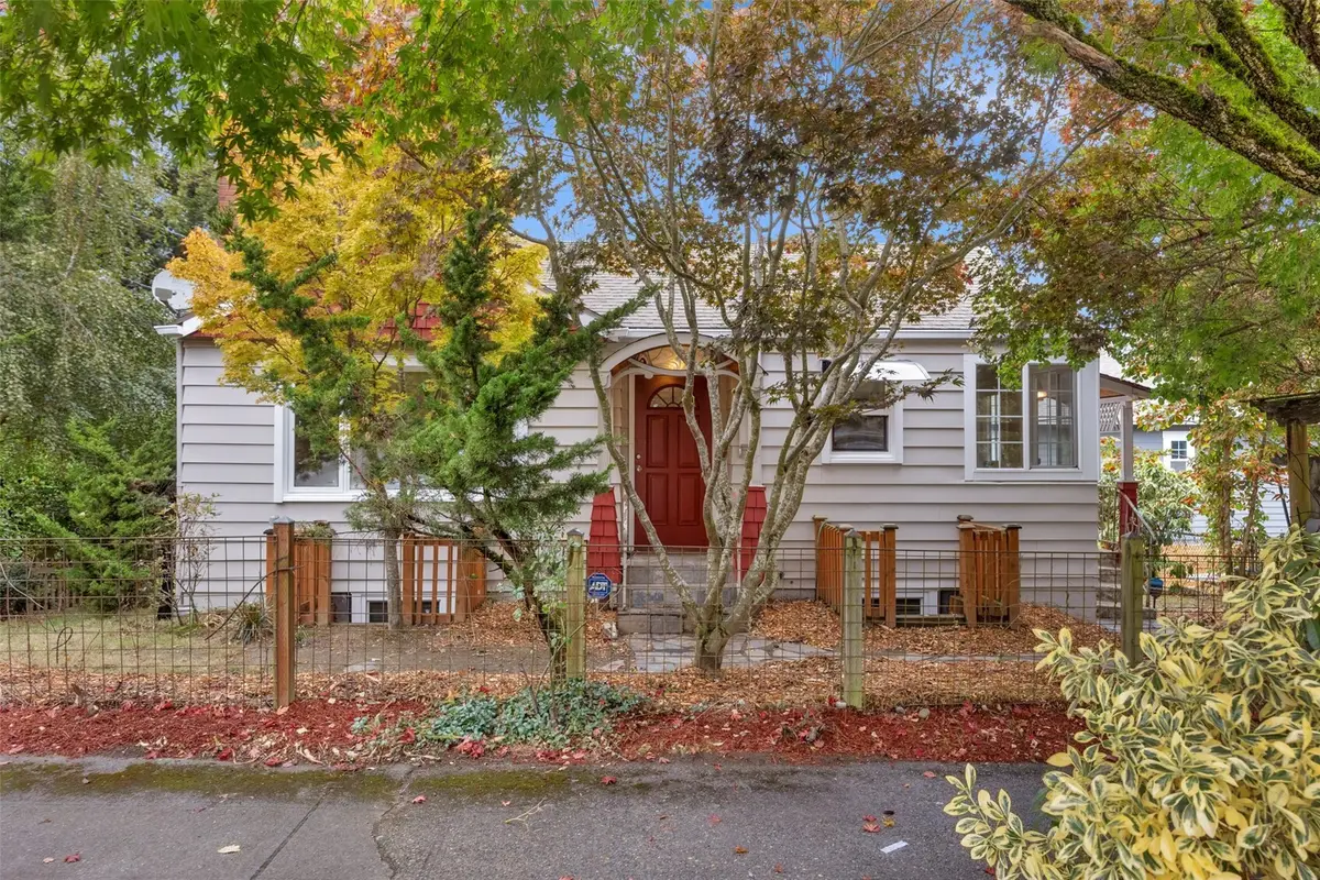 8 W Fulton Street, Seattle, WA 98119 - #1