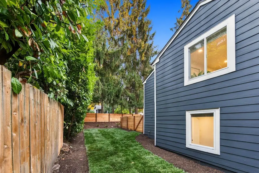 13741 37th Avenue Ne, Seattle, WA 98125 - #3