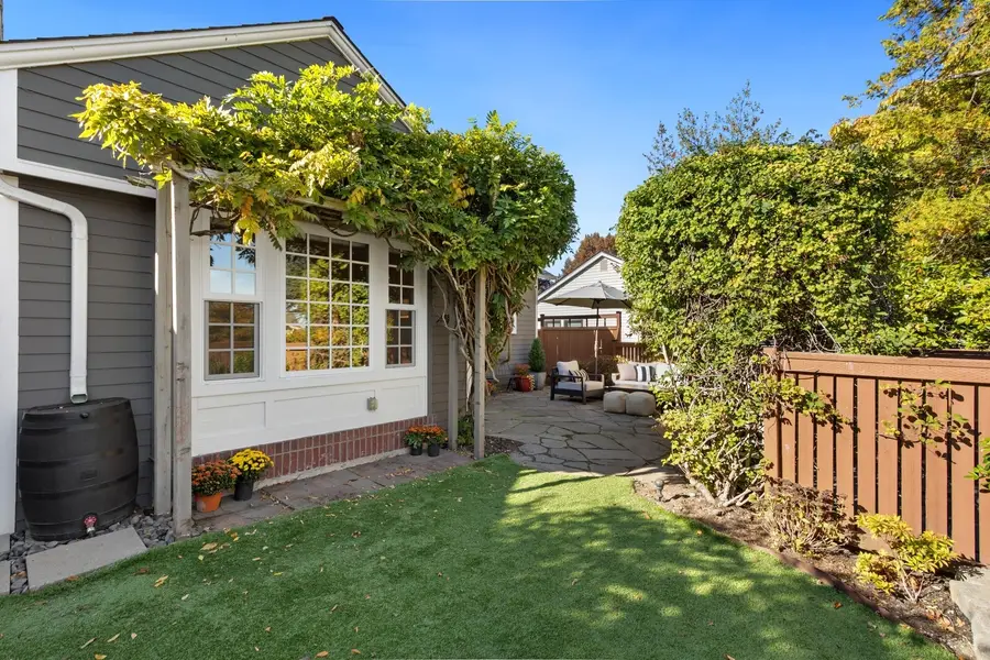 2575 5th Avenue W, Seattle, WA 98119 - #3